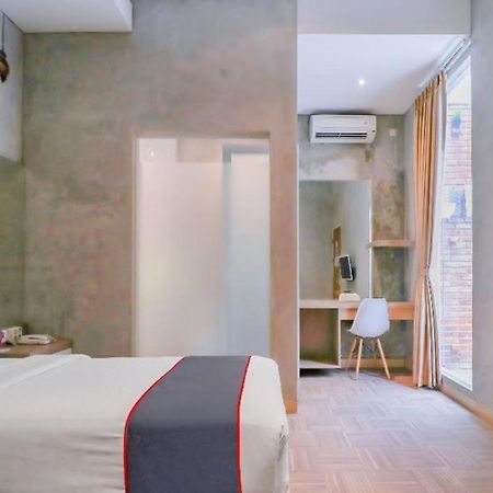Hotel Collection O 31 The Batik Bed And Coffee Bandung Exterior foto