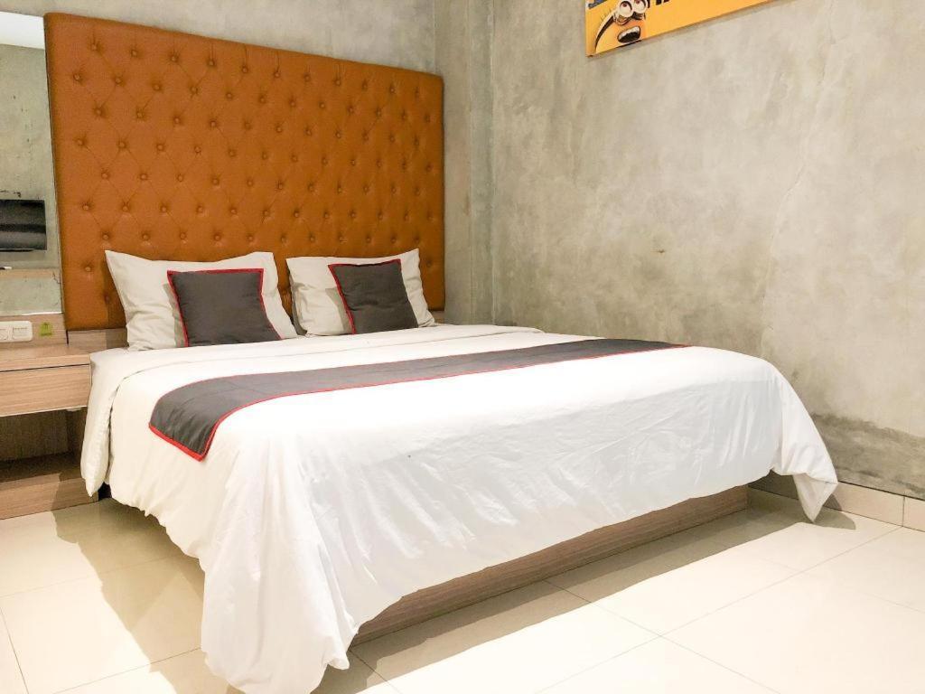 Hotel Collection O 31 The Batik Bed And Coffee Bandung Exterior foto