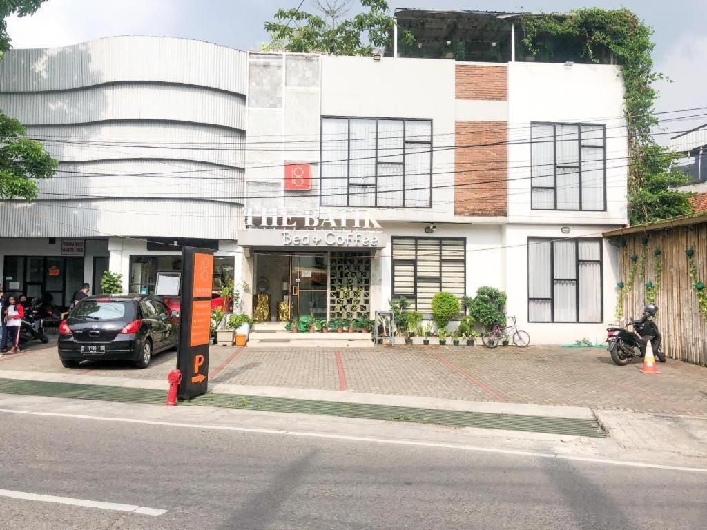 Hotel Collection O 31 The Batik Bed And Coffee Bandung Exterior foto